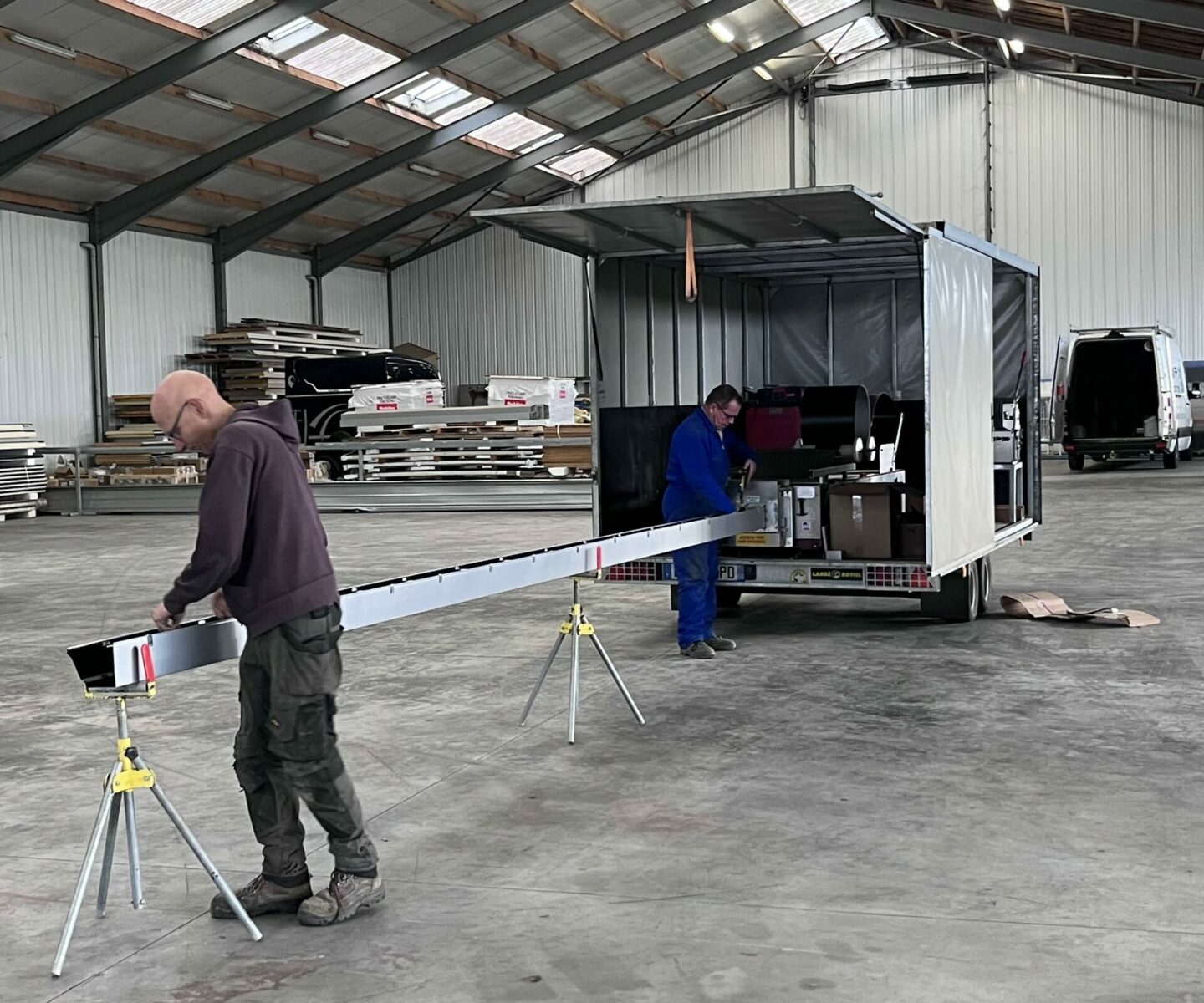 Penard Construction Batiment Industriel A Vannes PROFILEUSE DE GOUTTIERRE ALUMINIUM